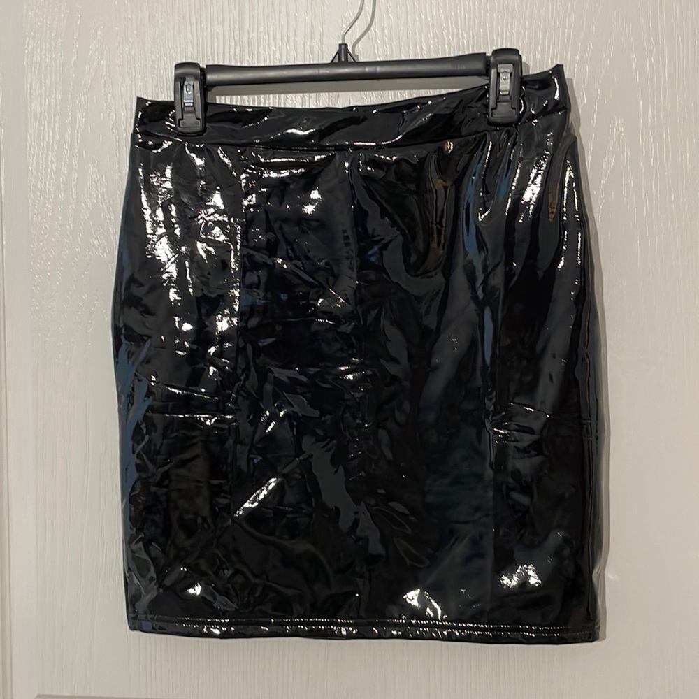 Faux latex mini skirt (19B)